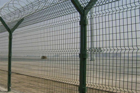 BTO-22 Razor Wire High Security Curved Welded Wire Mesh Fencing Square Fence Post