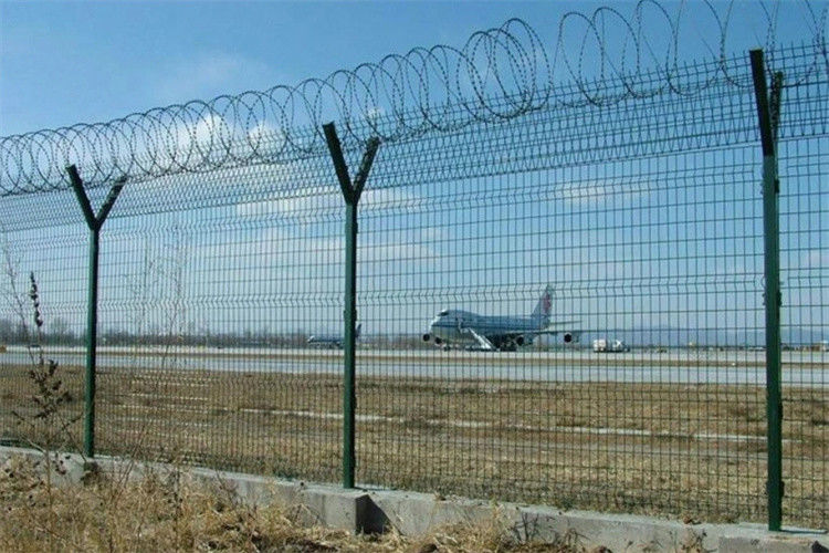  High Quality Galvanized And Powder Coated Welded Wire Mesh Fence Airport Security Fence Design With Barbed Wire