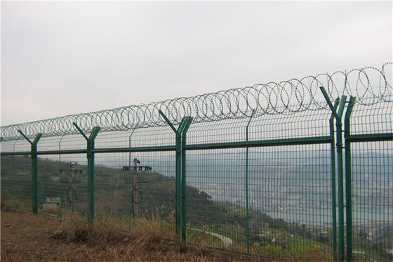 Galvanised Steel Prison Security Fence Q235 Razor Blade Wire Fence