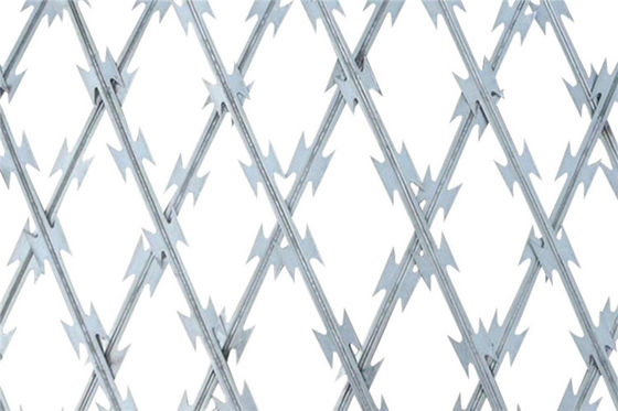 Silver Low Carbon Steel Razor Wire Fence Mesh Aperture 75X150mm 10X300mm