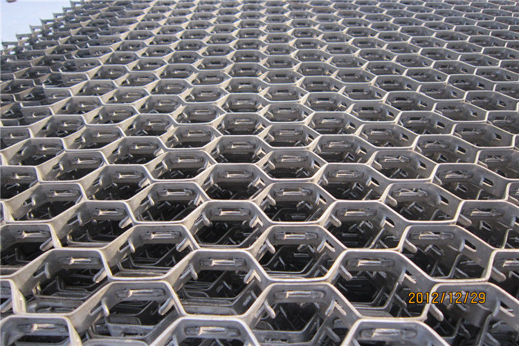 Sample Available Stainless Steel Or Low Carbon Material Hexmesh Refractory For Refractory Matter